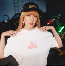 Cargar imagen en el visor de la galería, CAMISETA LA CUMBIA ES UNA REINA