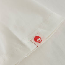 Cargar imagen en el visor de la galería, CAMISETA LA CUMBIA ES UNA REINA
